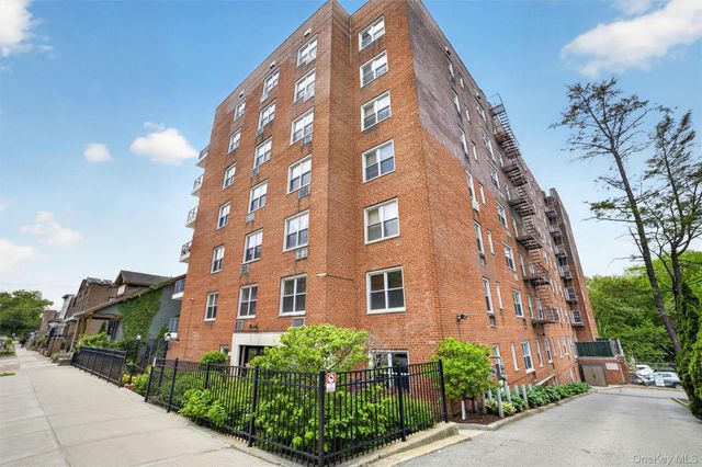 636 N Terrace Avenue 3F, Mount Vernon, NY 10552