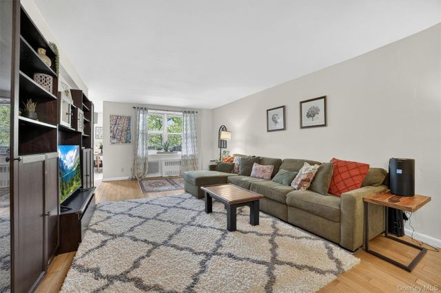 636 N Terrace Avenue 3F, Mount Vernon, NY 10552