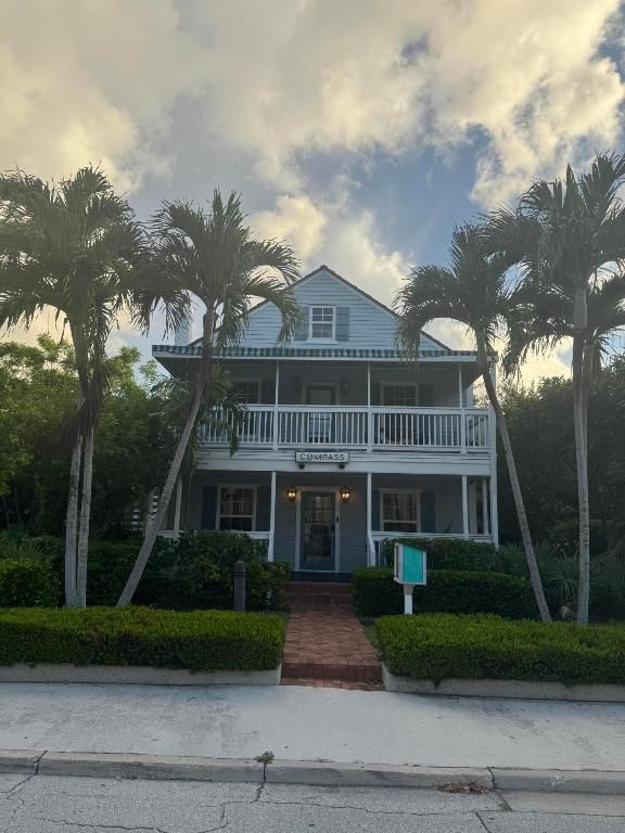 Image 1 of property listing at 102 NE 1st Avenue, Delray Beach, FL 33444