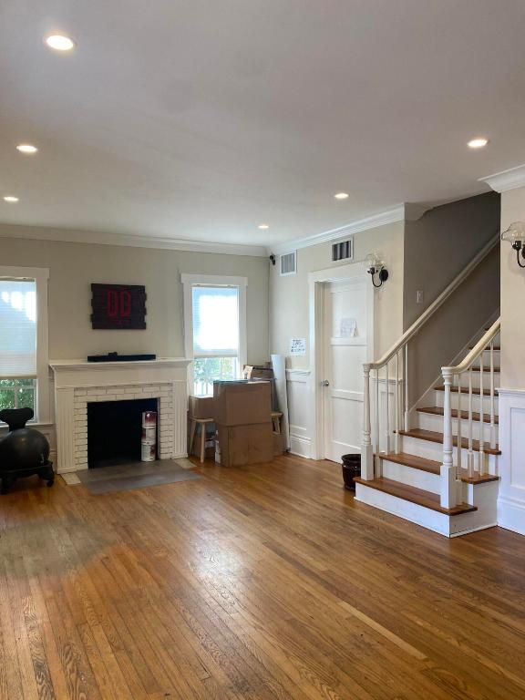 Image 5 of property listing at 102 NE 1st Avenue, Delray Beach, FL 33444