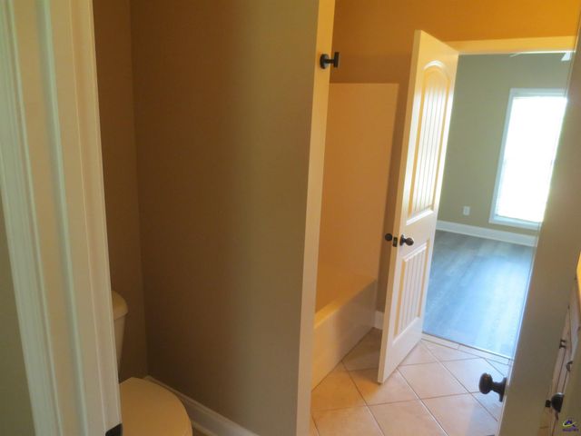 2026 Pin Oak Terrace, Bonaire, GA 31005