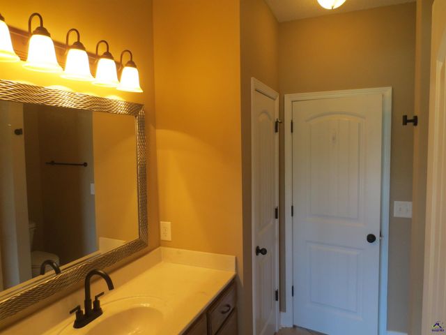 2026 Pin Oak Terrace, Bonaire, GA 31005