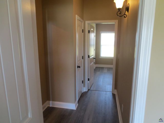 2026 Pin Oak Terrace, Bonaire, GA 31005