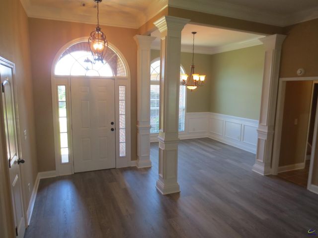 2026 Pin Oak Terrace, Bonaire, GA 31005