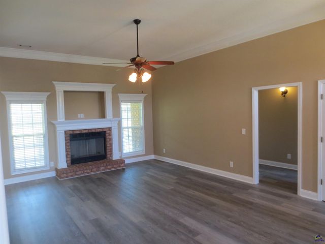 2026 Pin Oak Terrace, Bonaire, GA 31005