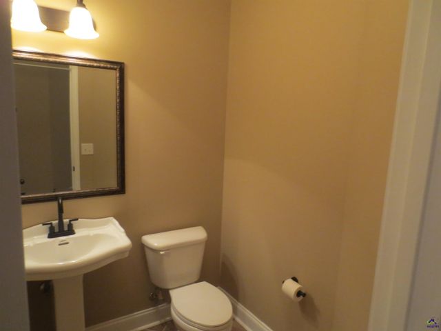 2026 Pin Oak Terrace, Bonaire, GA 31005