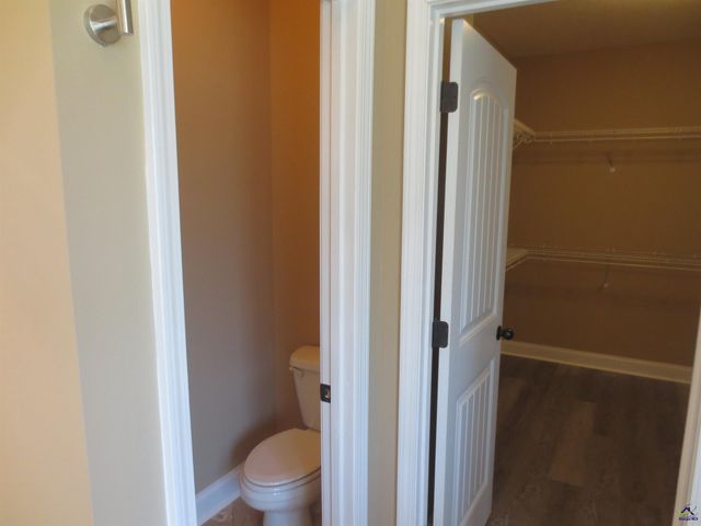 2026 Pin Oak Terrace, Bonaire, GA 31005