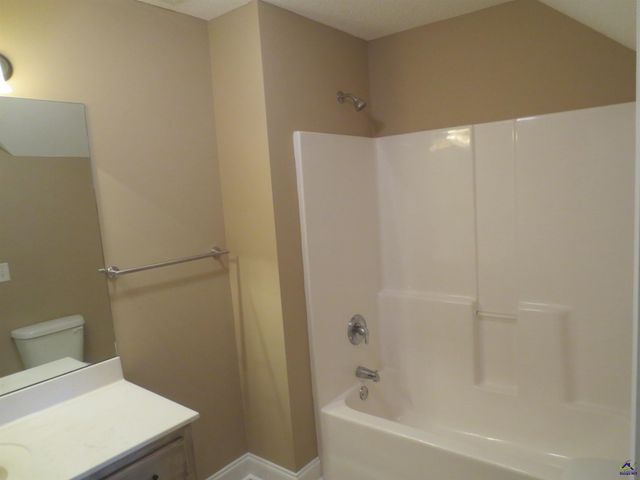 2026 Pin Oak Terrace, Bonaire, GA 31005