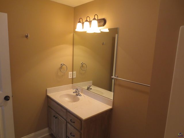 2026 Pin Oak Terrace, Bonaire, GA 31005