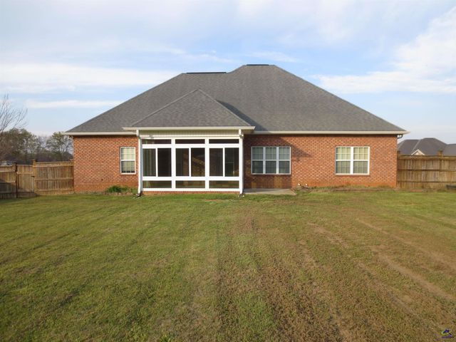2026 Pin Oak Terrace, Bonaire, GA 31005