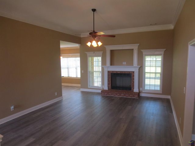 2026 Pin Oak Terrace, Bonaire, GA 31005