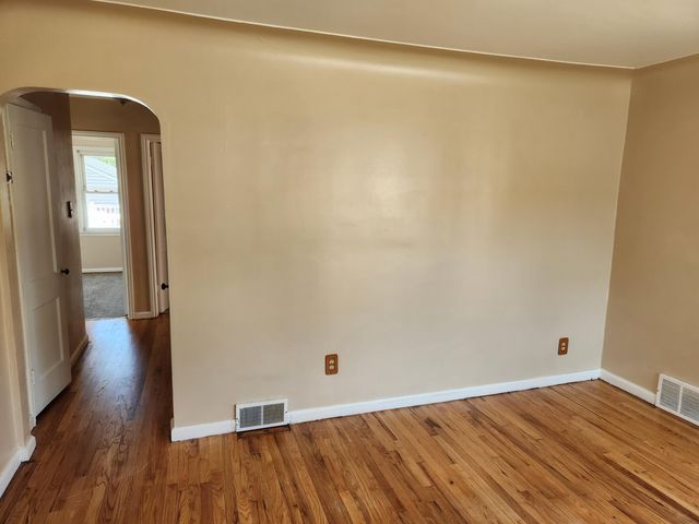 4474 Syracuse Street, Dearborn Heights City, MI 48125