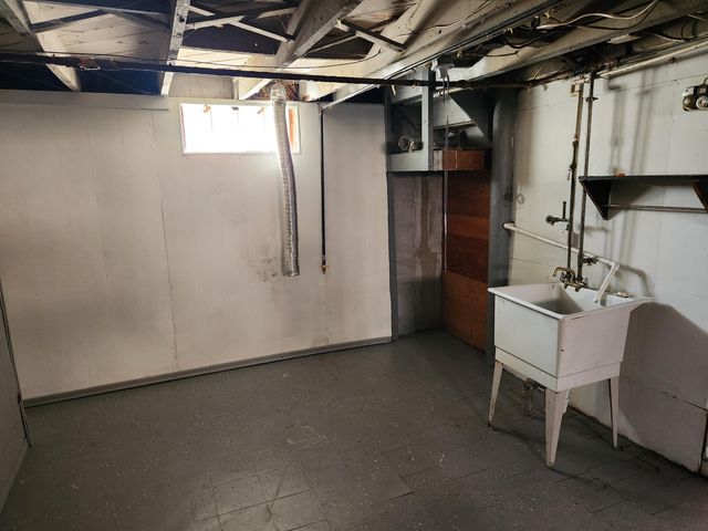 4474 Syracuse Street, Dearborn Heights City, MI 48125