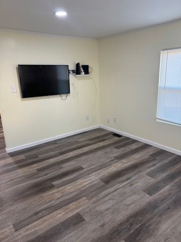 2011 W Whitner Street, Anderson, SC 29622