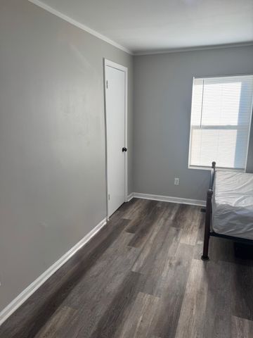 2011 W Whitner Street, Anderson, SC 29622