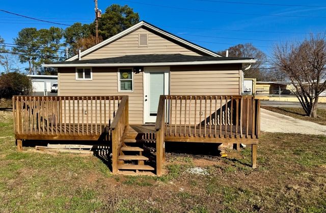 2011 W Whitner Street, Anderson, SC 29622