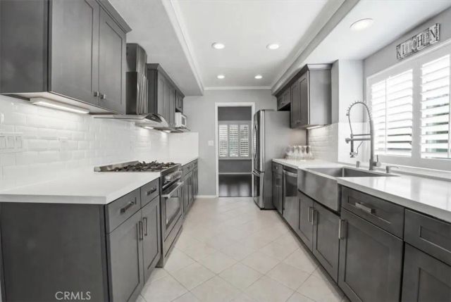 5582 Lakeview, La Verne, CA 91750