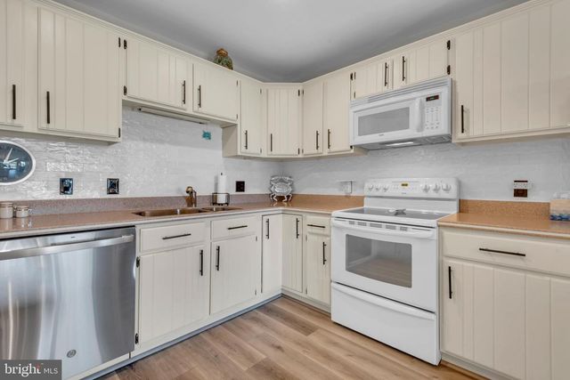 114 BAYVIEW, Grasonville, MD 21638