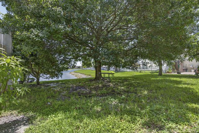 10671 Old Hammock Way, Wellington, FL 33414