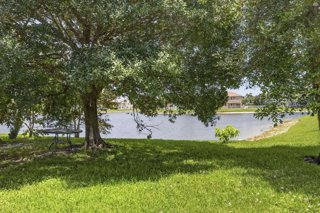 10671 Old Hammock Way, Wellington, FL 33414
