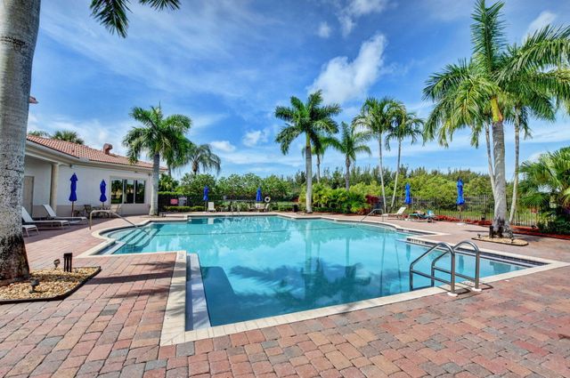 10671 Old Hammock Way, Wellington, FL 33414