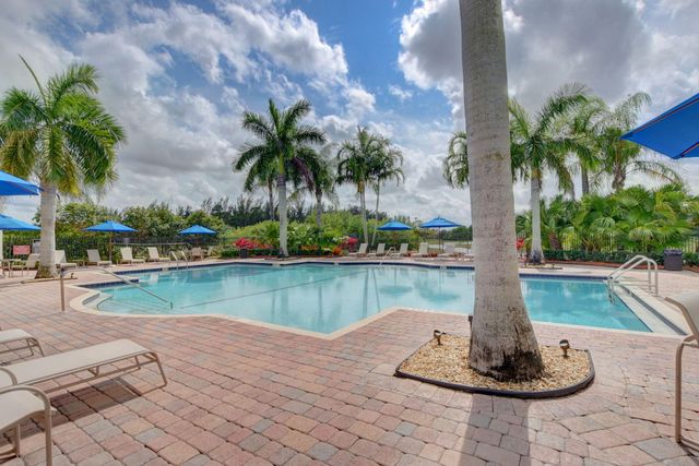 10671 Old Hammock Way, Wellington, FL 33414