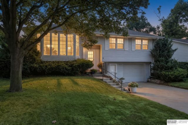 5617 N 96th Street, Omaha, NE 68134