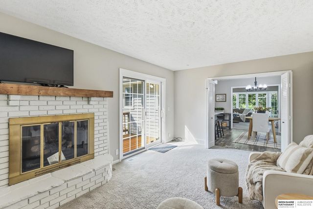 5617 N 96th Street, Omaha, NE 68134