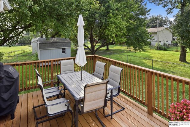 5617 N 96th Street, Omaha, NE 68134