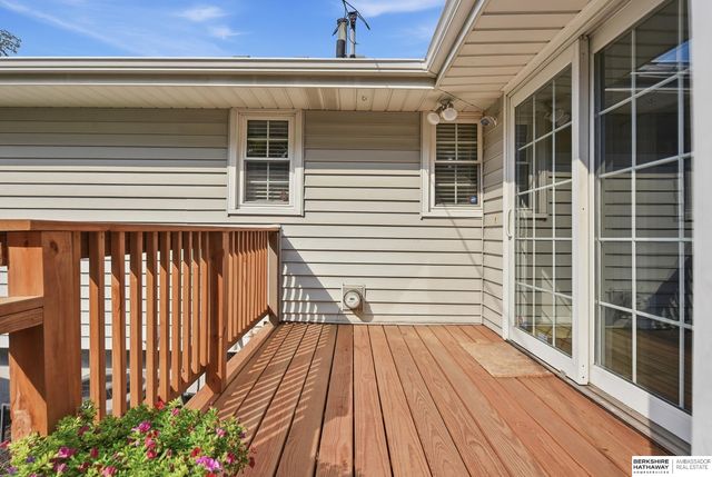 5617 N 96th Street, Omaha, NE 68134