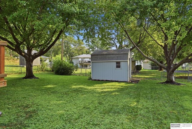 5617 N 96th Street, Omaha, NE 68134