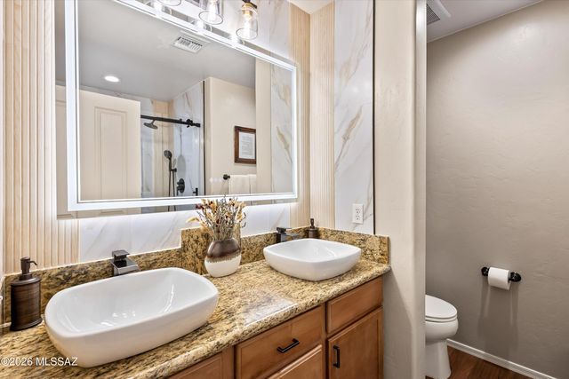 9305 S Wrens Roost Court, Tucson, AZ 85756