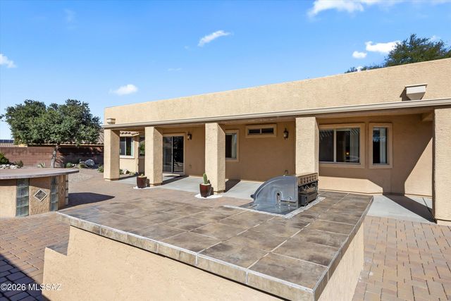 9305 S Wrens Roost Court, Tucson, AZ 85756