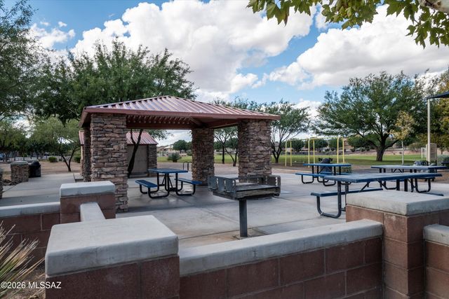 9305 S Wrens Roost Court, Tucson, AZ 85756