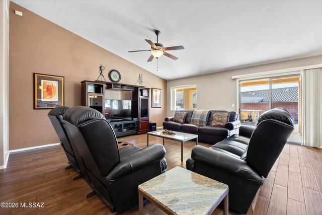 9305 S Wrens Roost Court, Tucson, AZ 85756