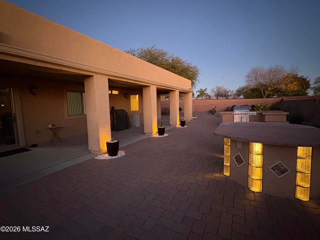 9305 S Wrens Roost Court, Tucson, AZ 85756