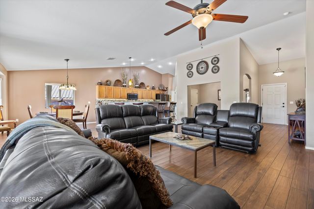 9305 S Wrens Roost Court, Tucson, AZ 85756