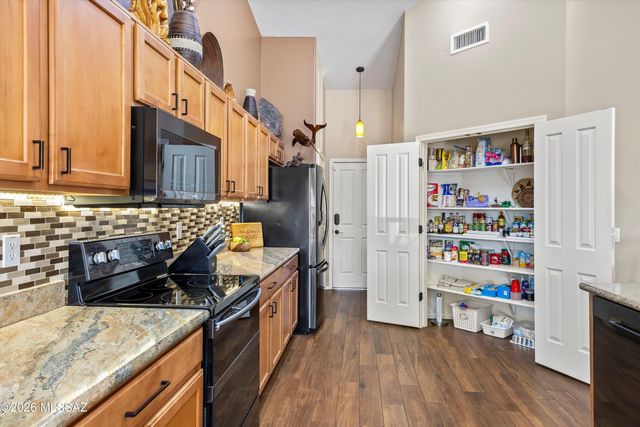 9305 S Wrens Roost Court, Tucson, AZ 85756