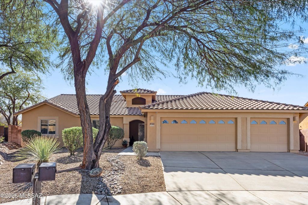 9305 S Wrens Roost Court, Tucson, AZ 85756