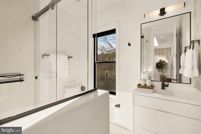 1005 P ST NW, Washington, DC 20001