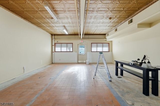 15 Wallington Ave, Wallington Boro, NJ 07057