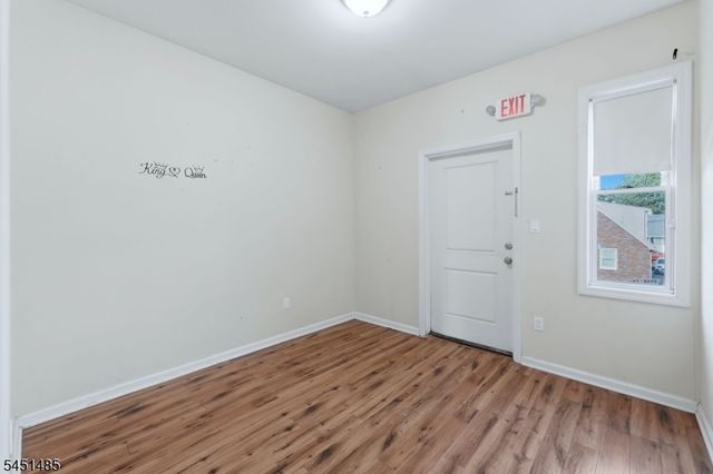 15 Wallington Ave, Wallington Boro, NJ 07057
