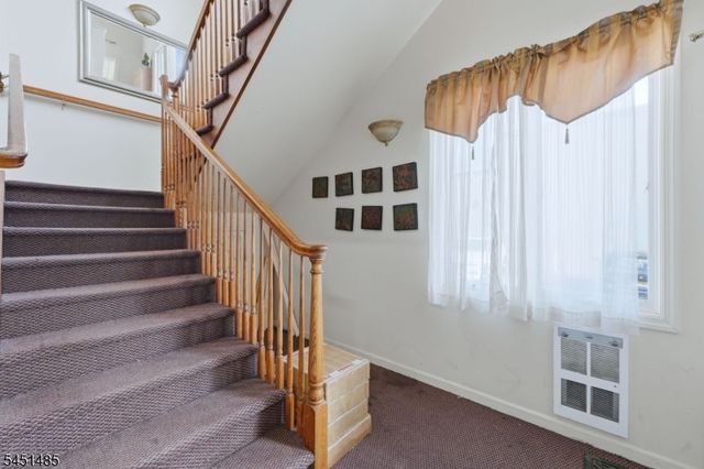 15 Wallington Ave, Wallington Boro, NJ 07057