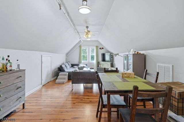15 Wallington Ave, Wallington Boro, NJ 07057