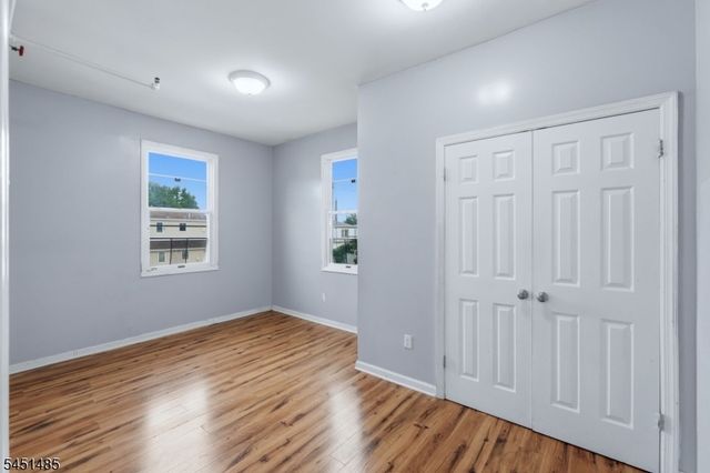 15 Wallington Ave, Wallington Boro, NJ 07057
