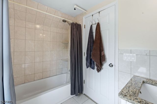 15 Wallington Ave, Wallington Boro, NJ 07057