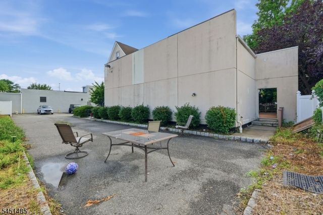15 Wallington Ave, Wallington Boro, NJ 07057
