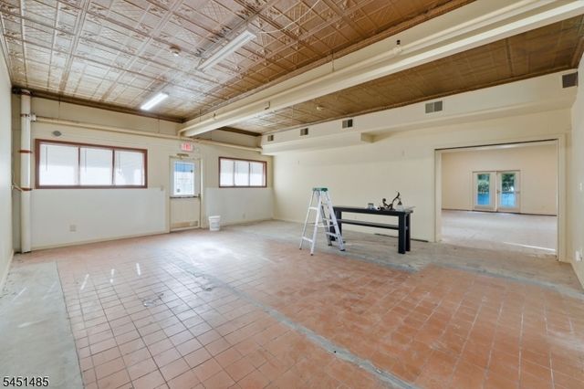 15 Wallington Ave, Wallington Boro, NJ 07057