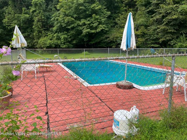 116 Nissenbaum Drive, Spring Glen, NY 12483