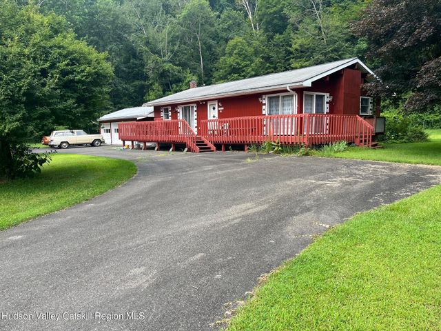 116 Nissenbaum Drive, Spring Glen, NY 12483